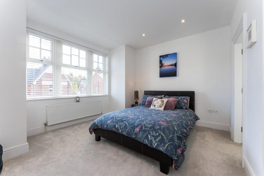 6 Lady Ishbel Avenue