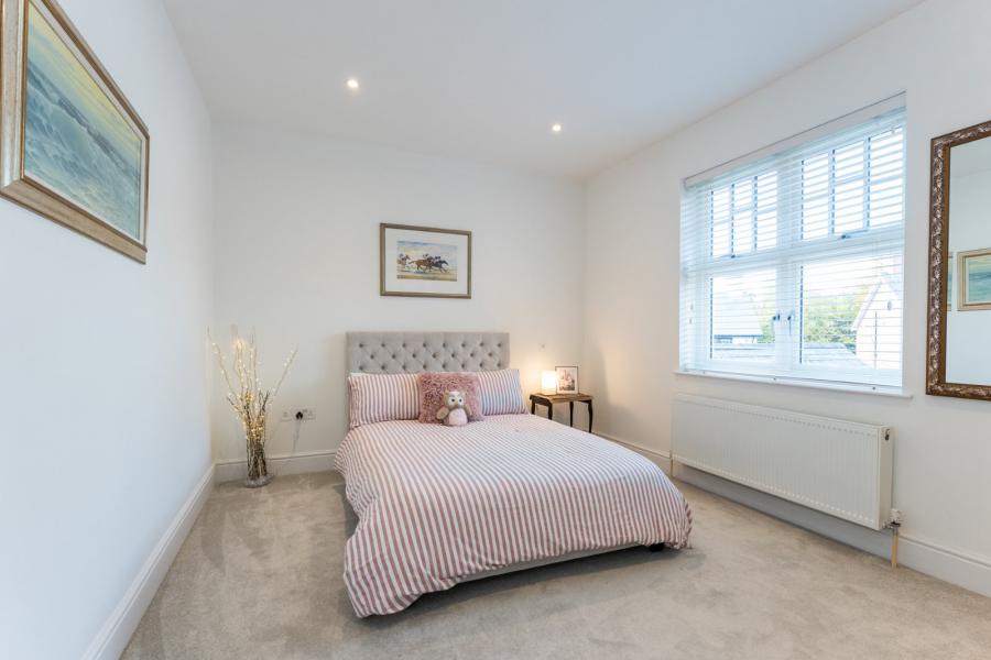 6 Lady Ishbel Avenue