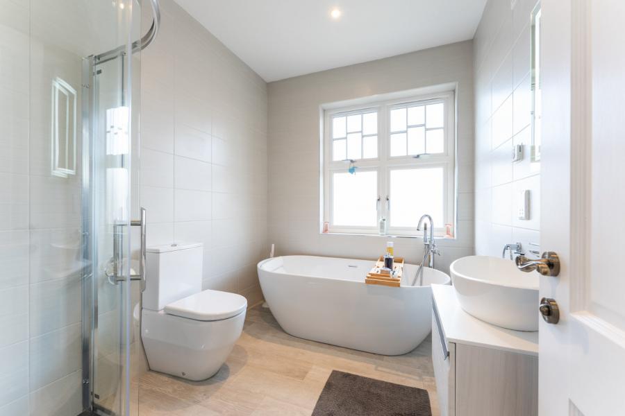 6 Lady Ishbel Avenue