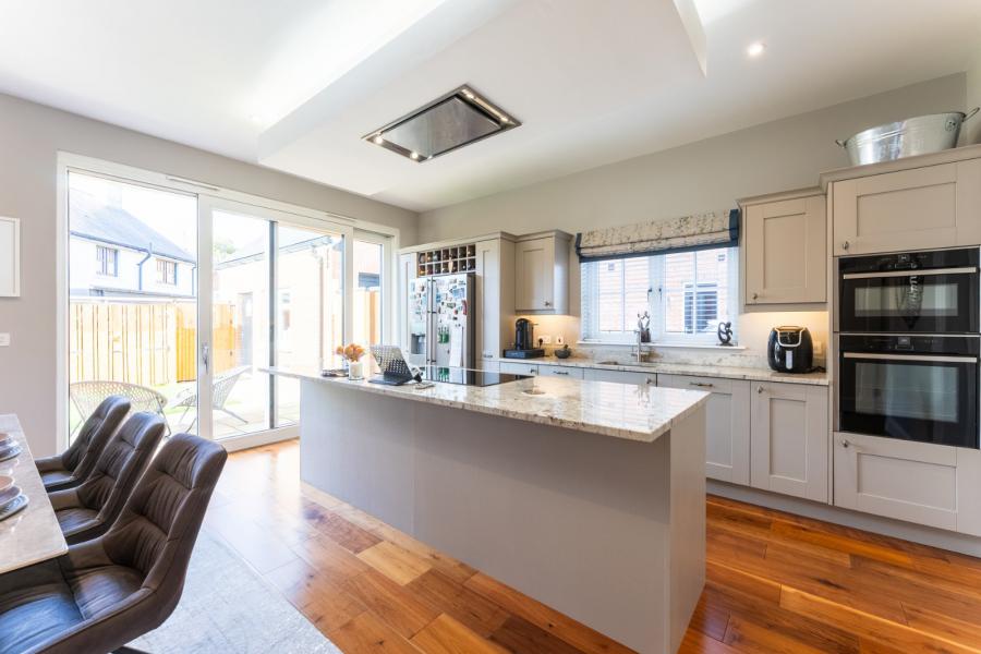 6 Lady Ishbel Avenue