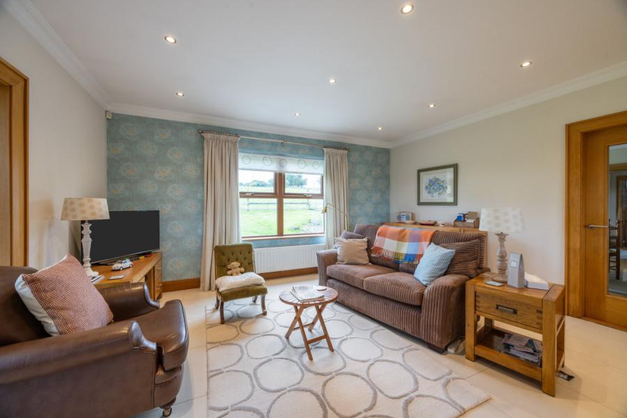 125 Knowehead Road