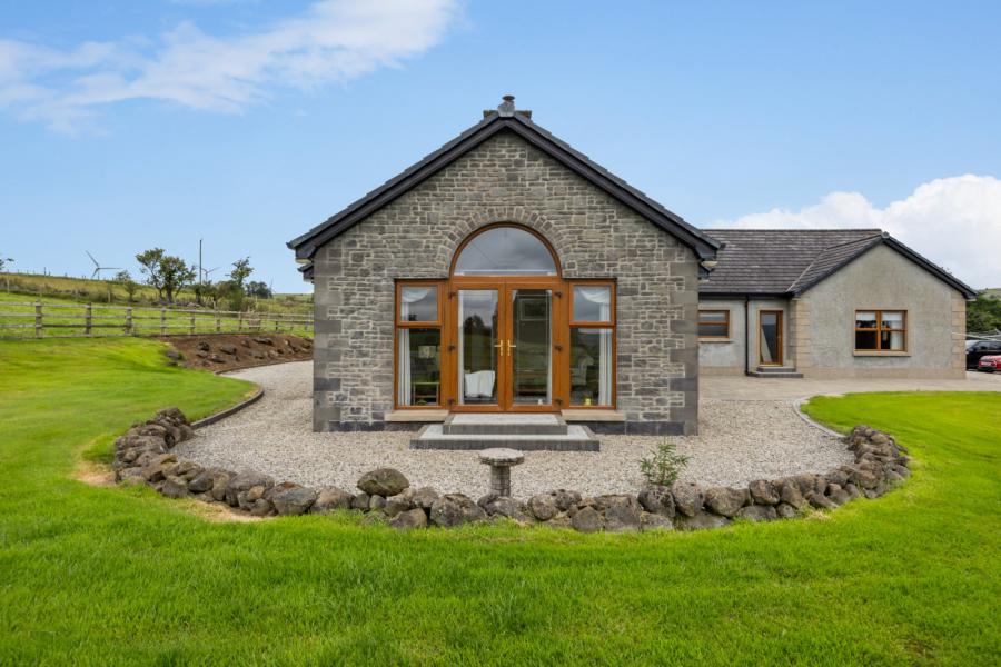 125 Knowehead Road