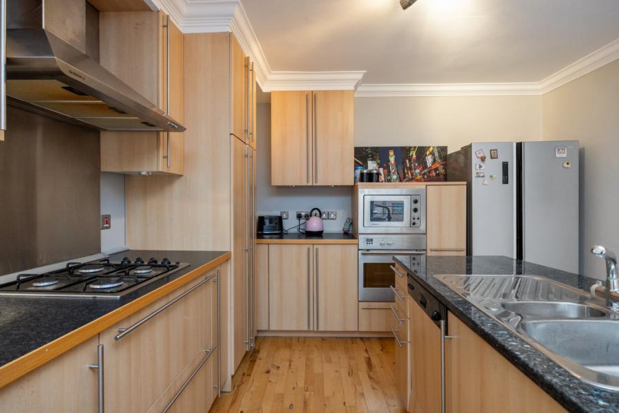 N6 Central Park, 33 Alfred Street