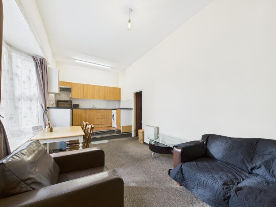 Apartment 4, 12 Deramore Park