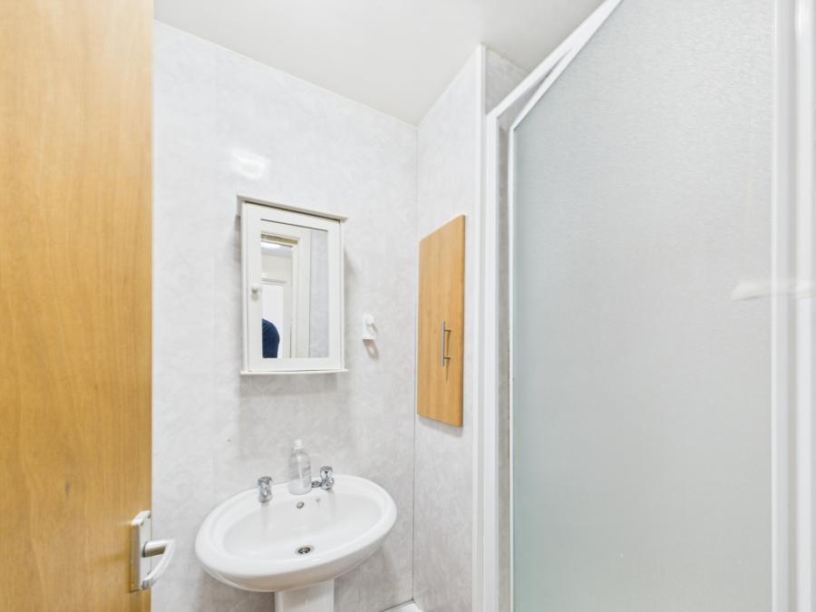 Apartment 4, 12 Deramore Park