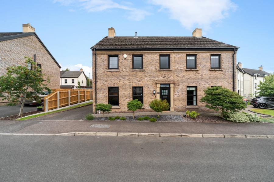 29 Lady Wallace Crescent