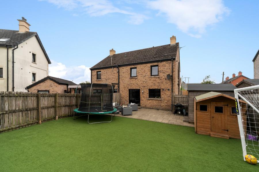 29 Lady Wallace Crescent