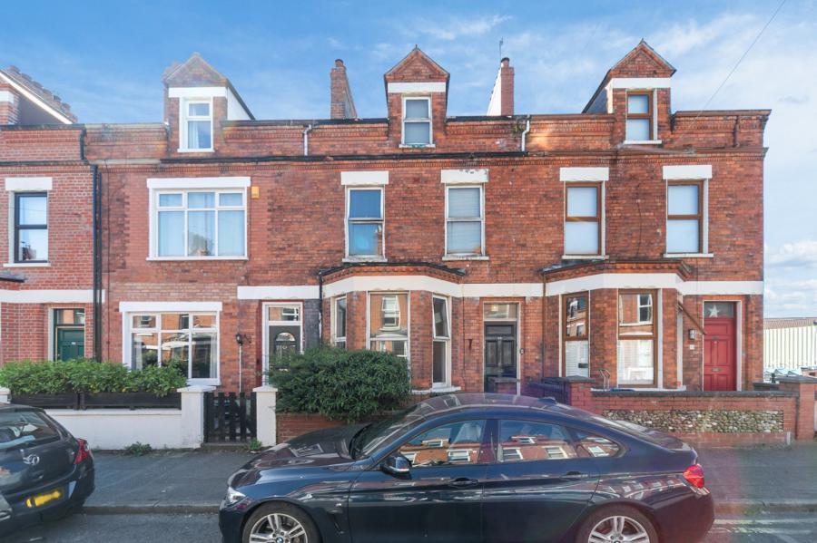 32 Rossmore Avenue
