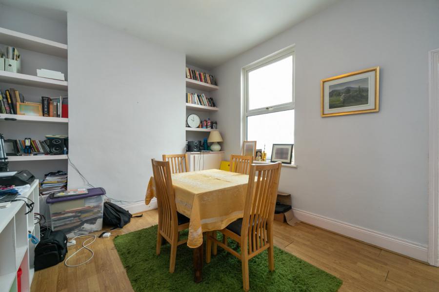 32 Rossmore Avenue