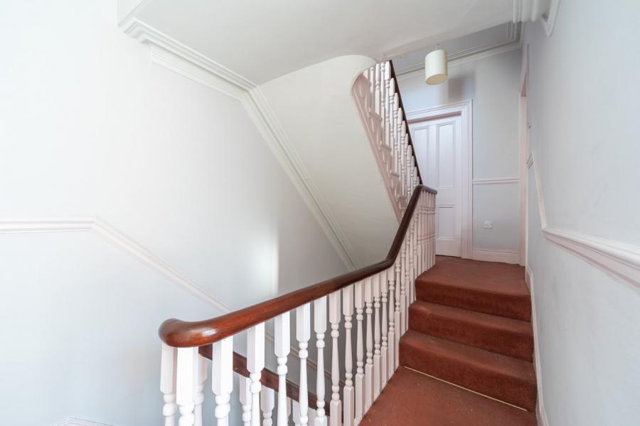32 Rossmore Avenue