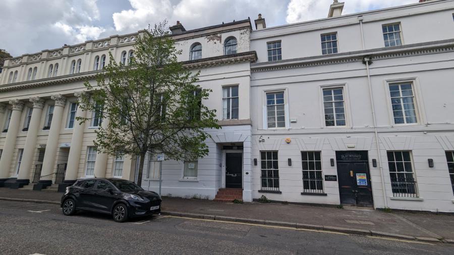 4 Lower Crescent