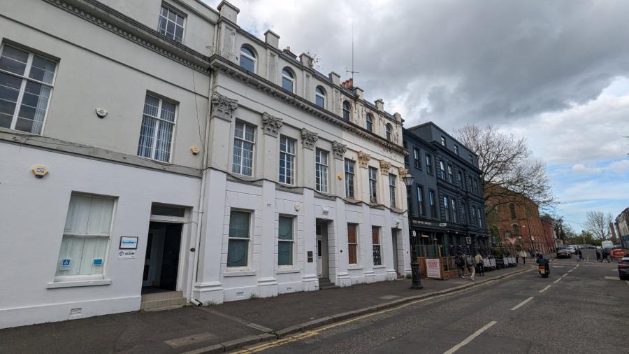 11 Lower Crescent