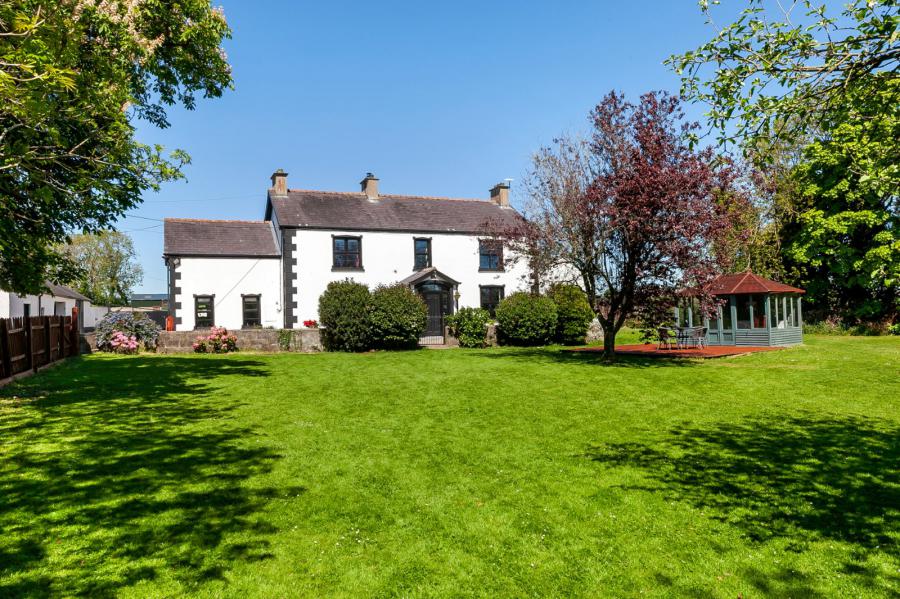15 Randox Road