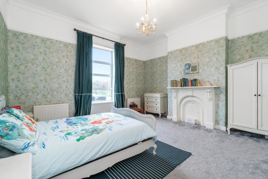 256 Ravenhill Road