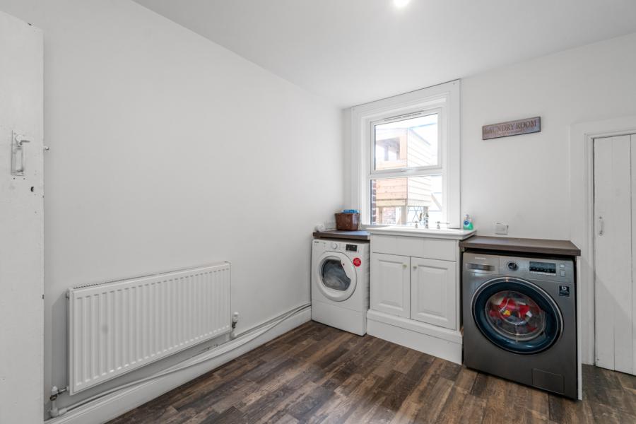 256 Ravenhill Road