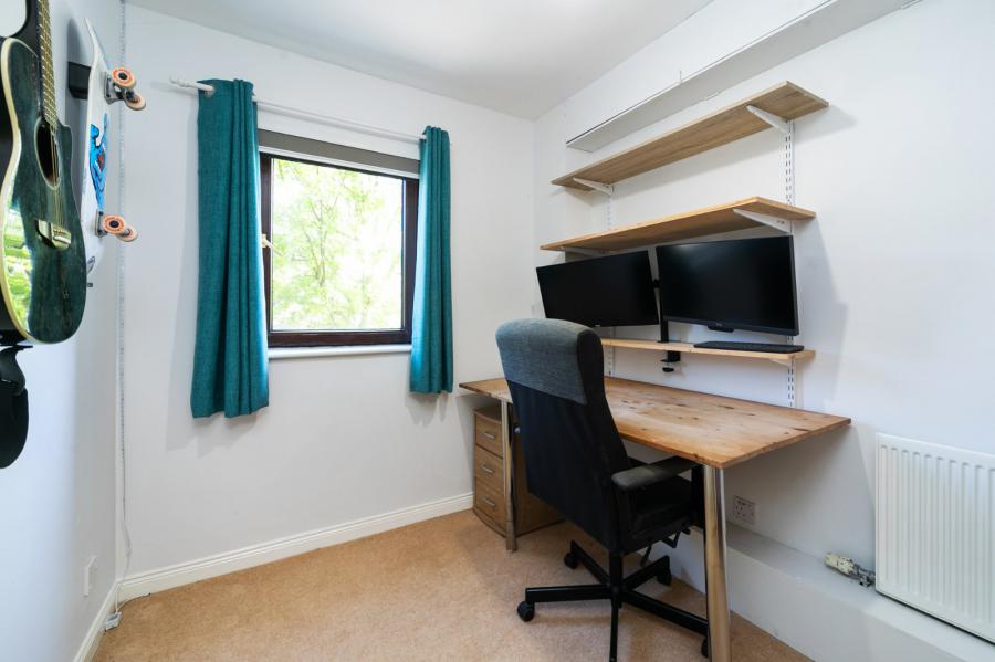 13 Ravenhill Reach Mews
