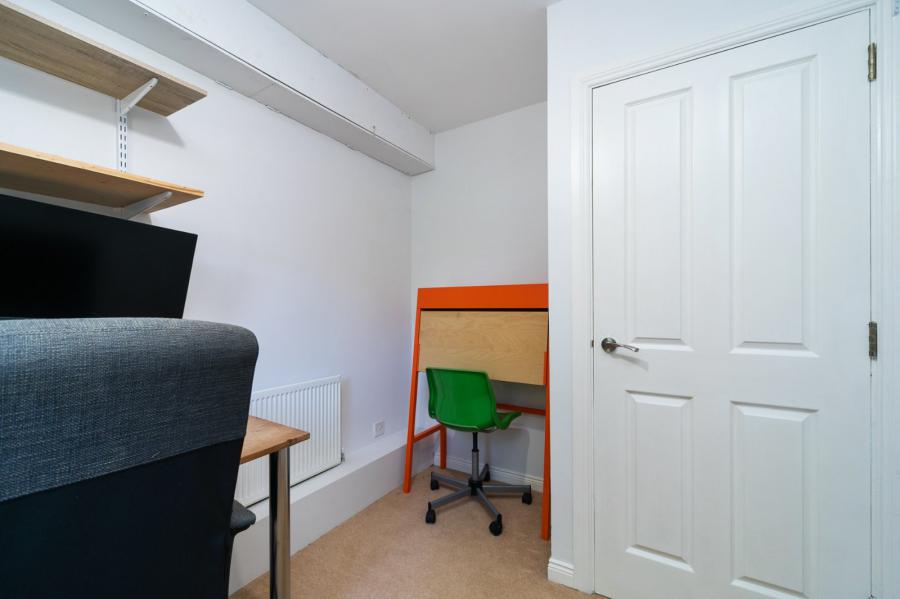 13 Ravenhill Reach Mews