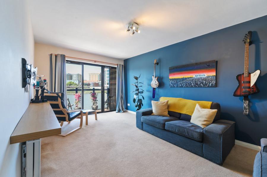 13 Ravenhill Reach Mews