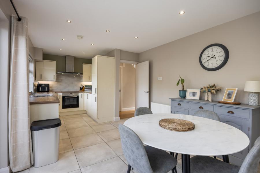 6 Thorndale Park