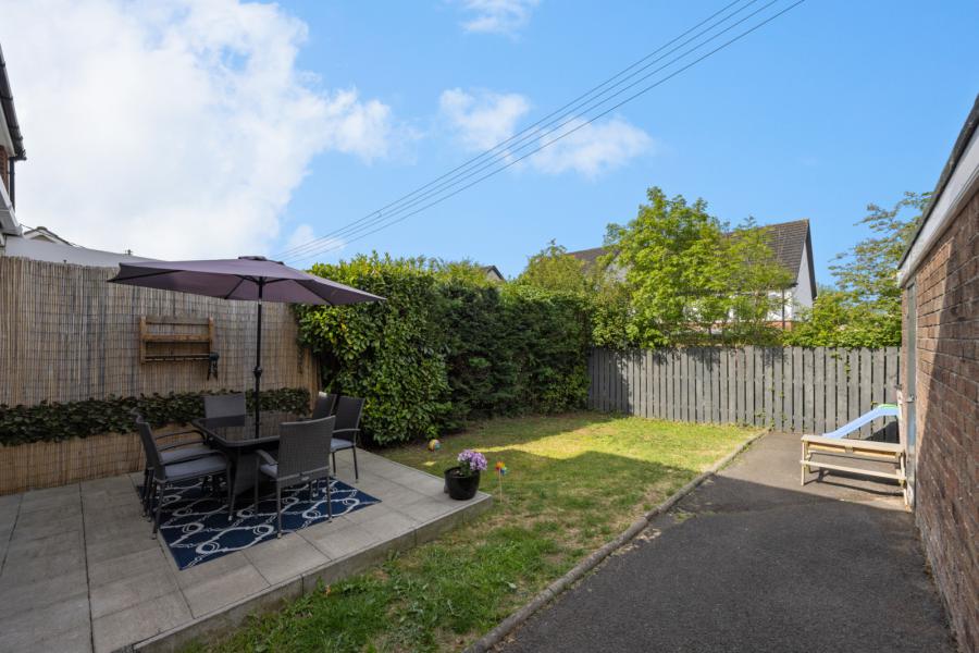 6 Thorndale Park