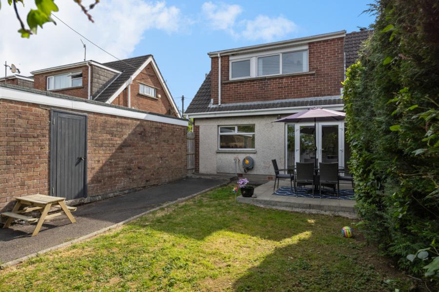 6 Thorndale Park