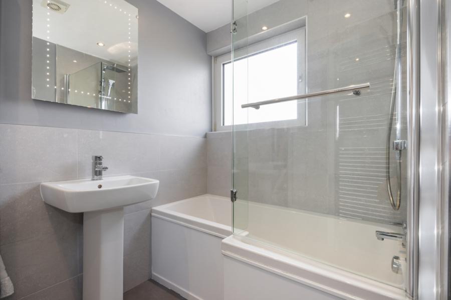 6 Thorndale Park