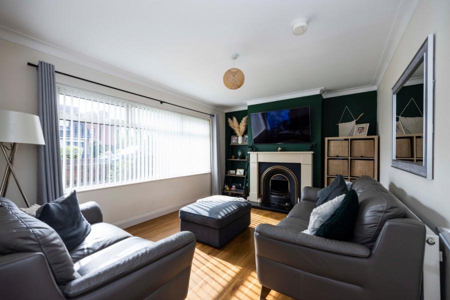6 Thorndale Park
