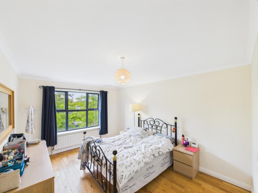 Apartment 17 Clarendon Quay, 1 Pilot Place