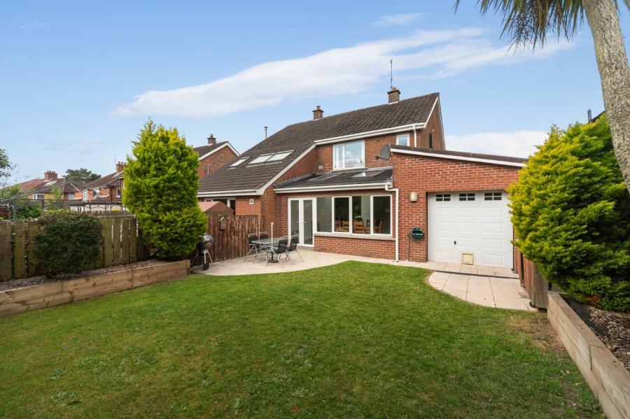 122 Glenholm Park