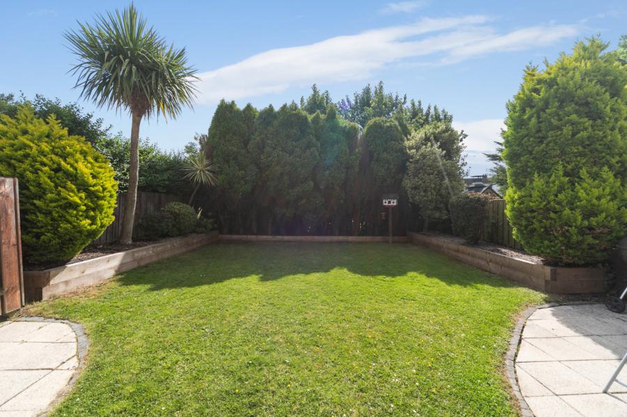 122 Glenholm Park