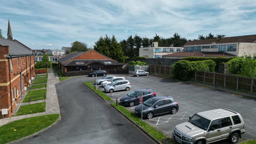 Commercial Premises (suitable For A Variety Of Uses)