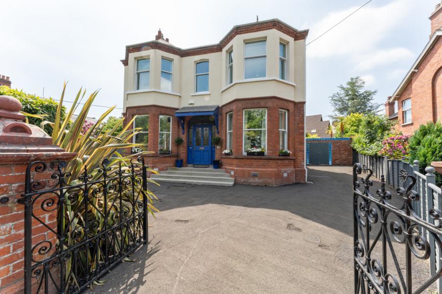 19 Dunmurry Lane