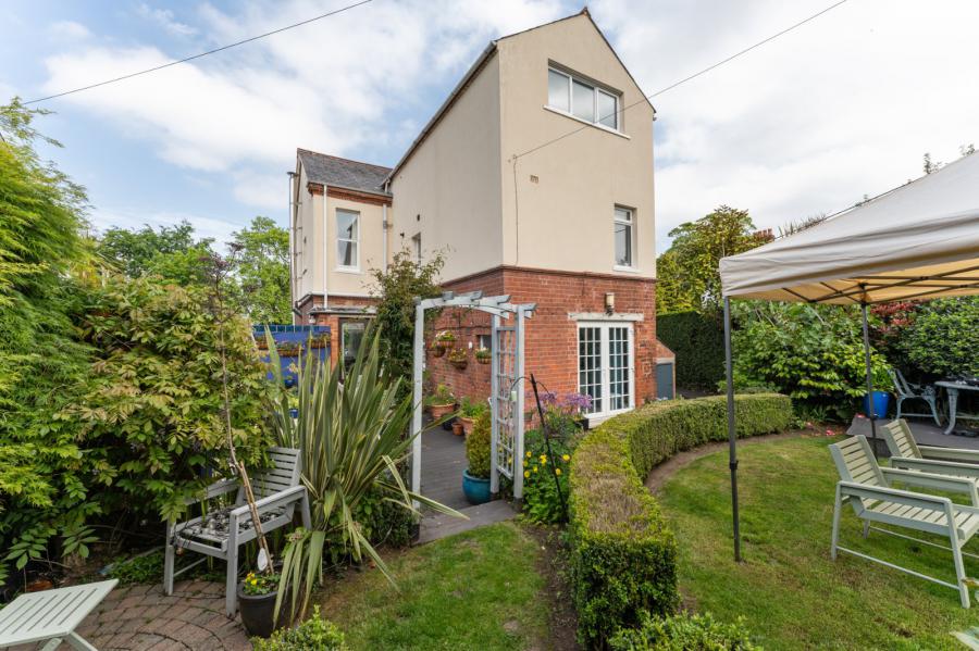 19 Dunmurry Lane