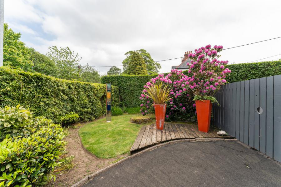 19 Dunmurry Lane