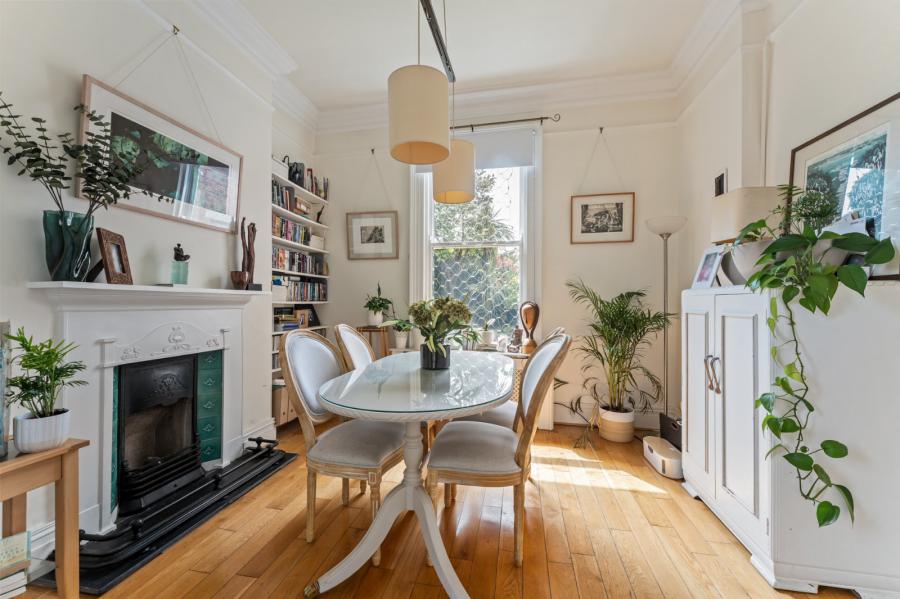19 Dunmurry Lane