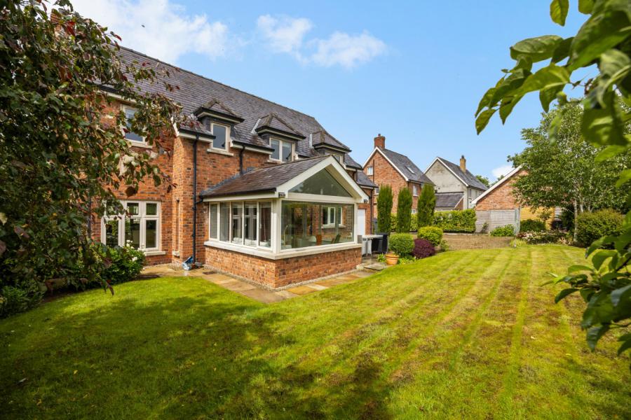 10 Governors Gate Meadow