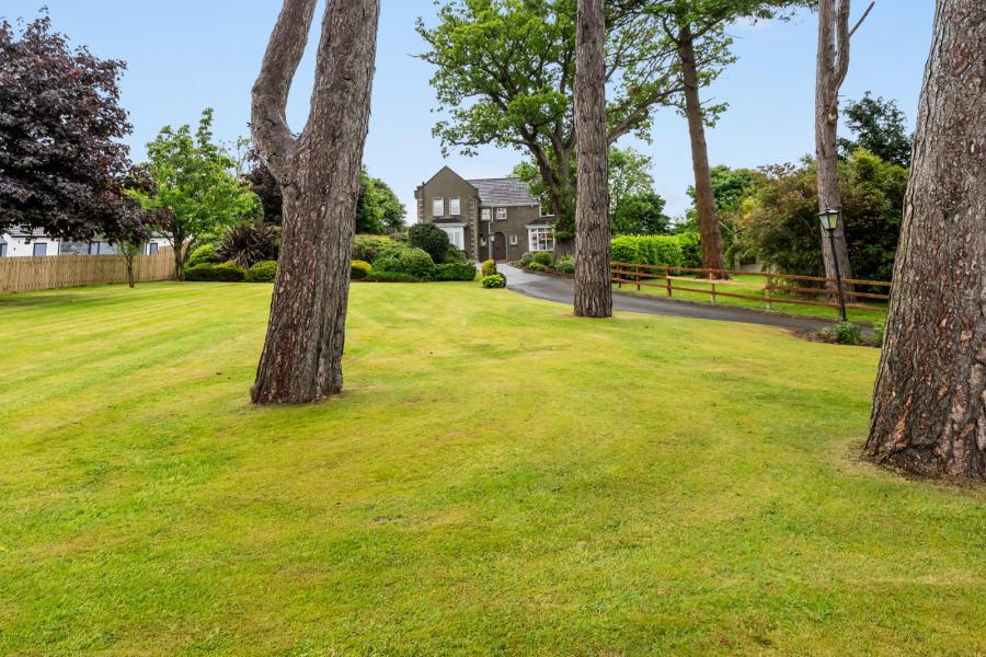 3 Oak Hill, lisburn, county down, BT27 5UE