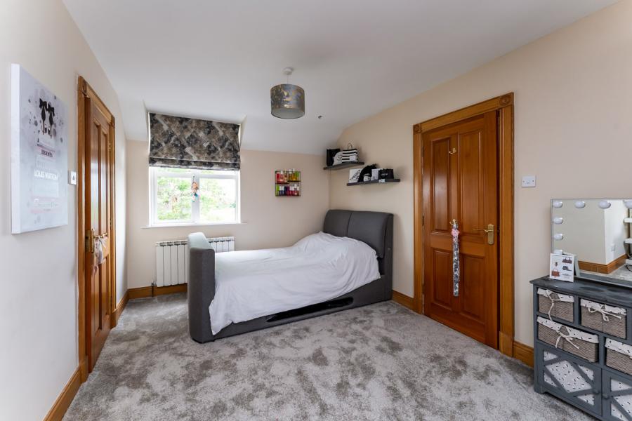3 Oak Hill
