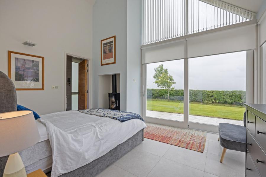 8 Whinknowe Road