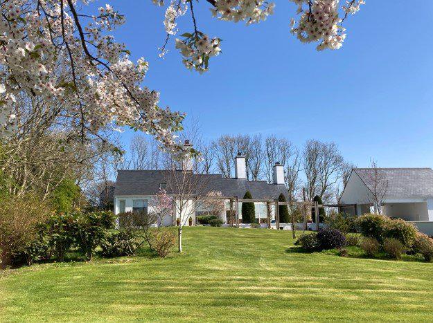 8 Whinknowe Road