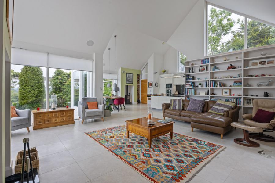 8 Whinknowe Road