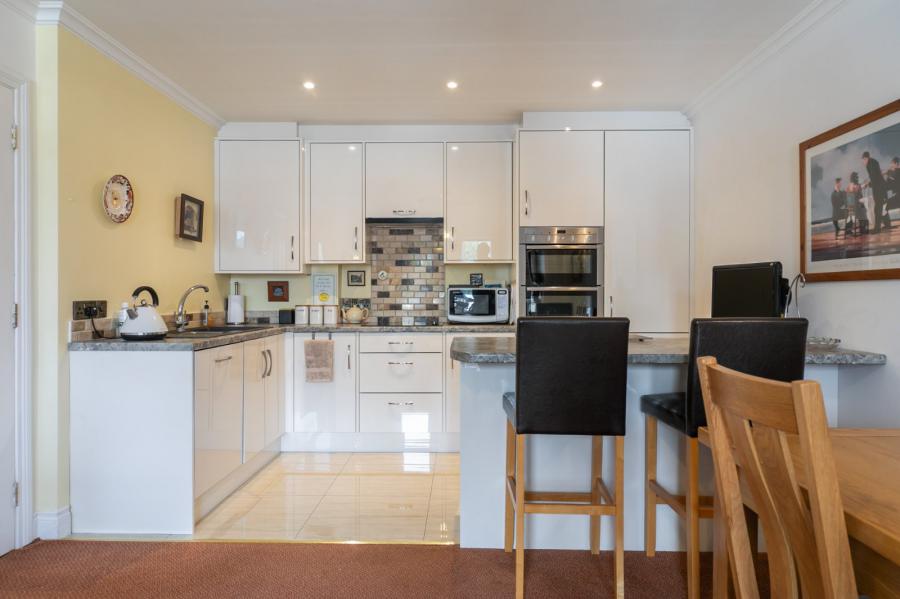 Apartment 11, Myrtlefield Manor, 1 Myrtlefield Park