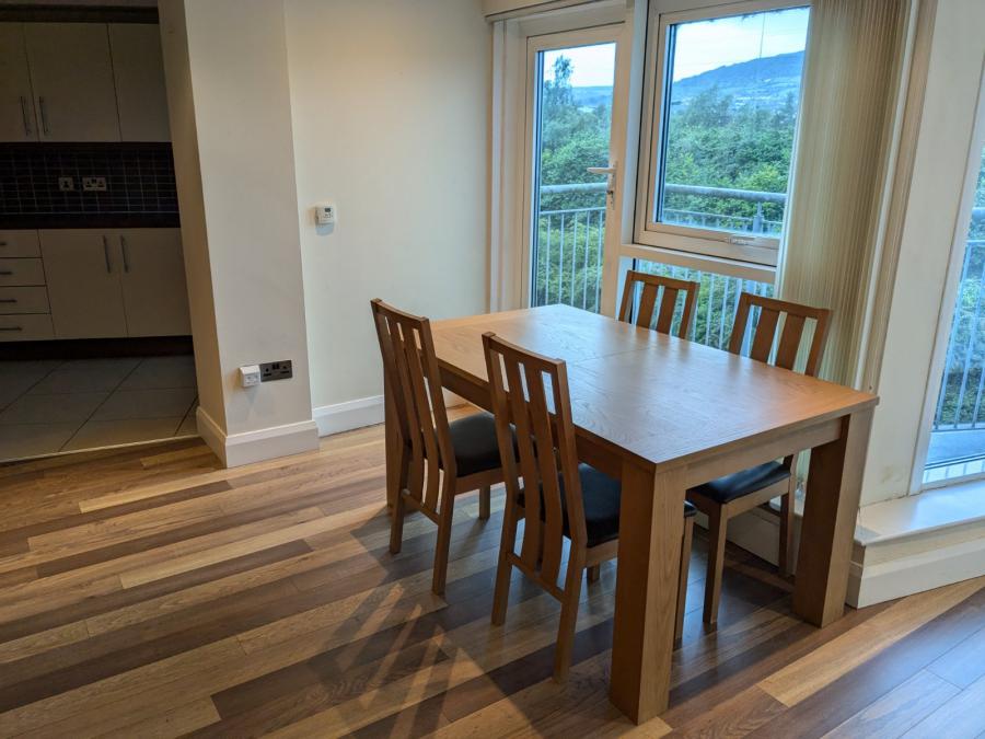 30 Woodlands Manor