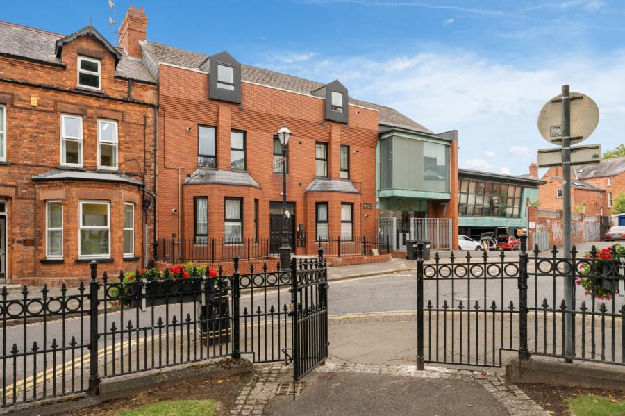6 Crescent Gardens