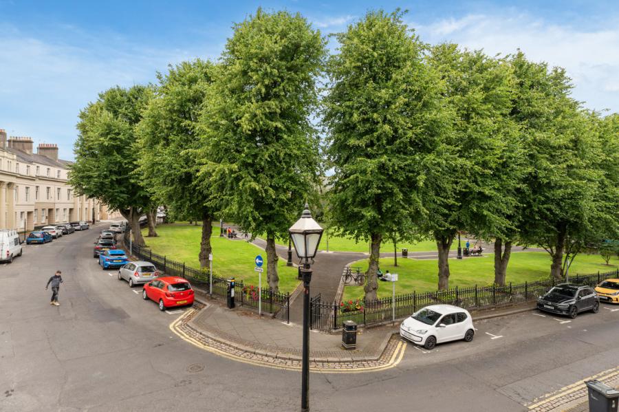 Apt 4, 6 Crescent Gardens