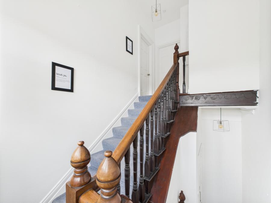 Apt 4, 28 Windsor Park