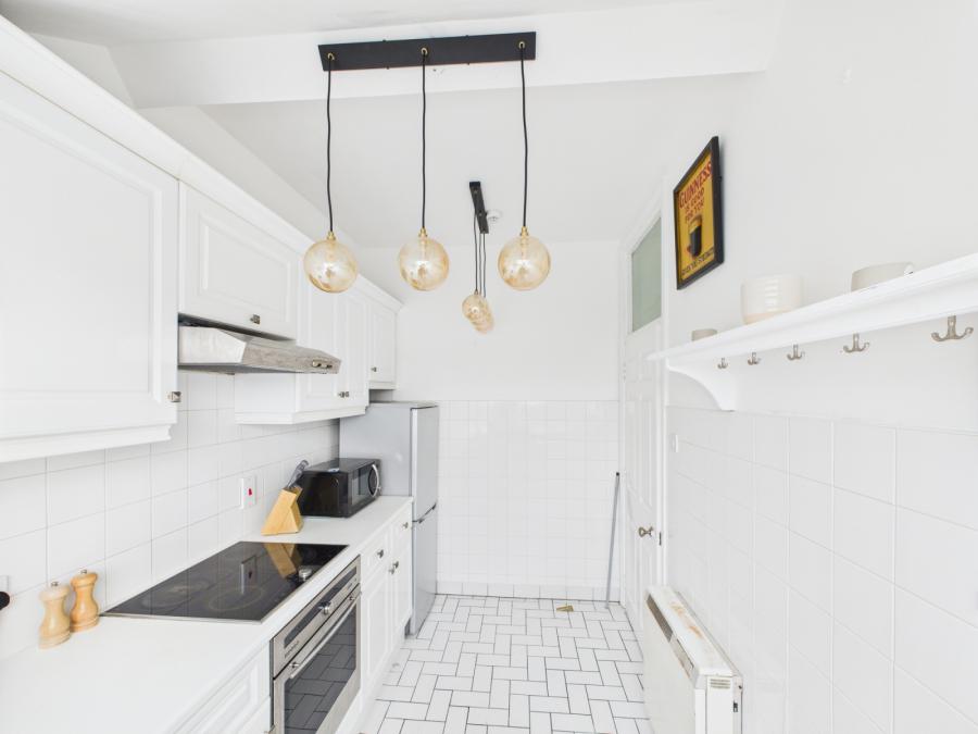 Apt 4, 28 Windsor Park