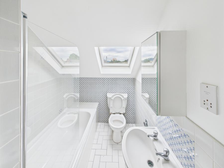 Apt 4, 28 Windsor Park