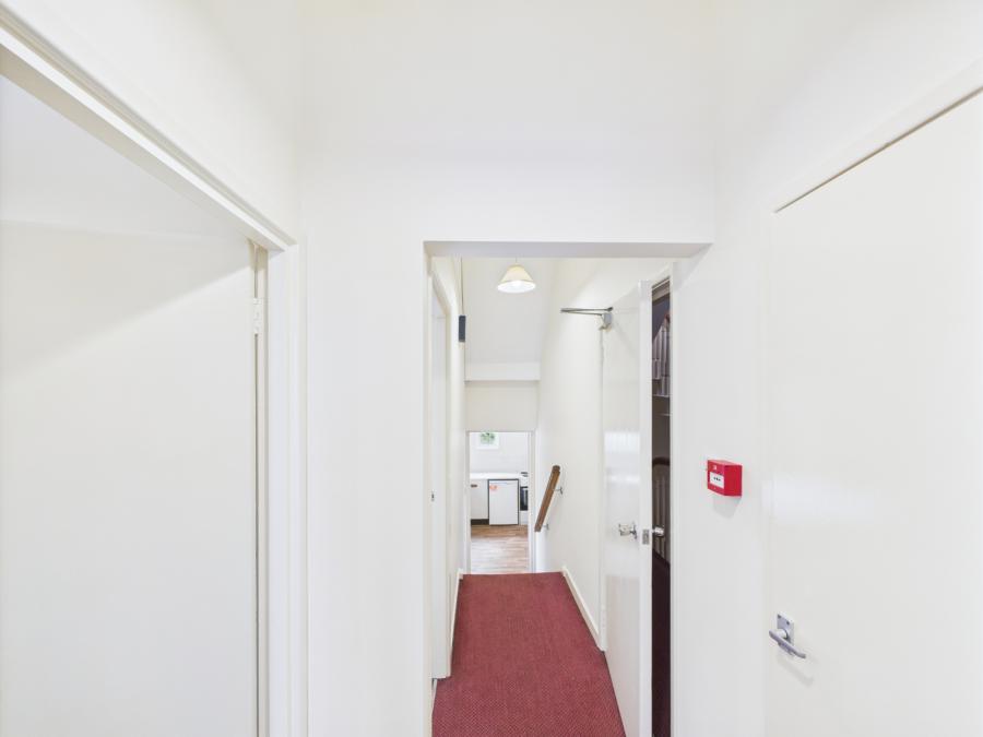 Flat 3, 90 Eglantine Avenue