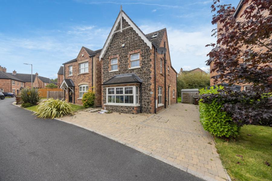 36 Belsize Meadows